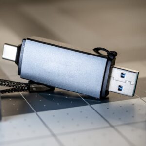 15 ultraniszowych pomysłów do domu: algowe żaluzje, meble-dyfuzory i domowa magistrala USB-C