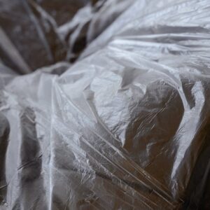 Meble z materiałem zmiennofazowym (PCM) w domu: ukryta bateria ciepła i chłodu w salonie i sypialni