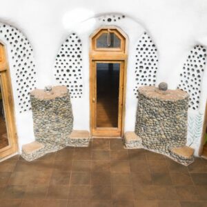 Tynk gliniany z PCM – ściana, która magazynuje chłód i ciepło. Cicha alternatywa dla klimatyzacji w mieszkaniu